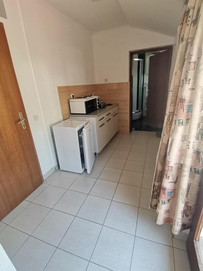 Guesthouse Zimovski Пештани Экстерьер фото