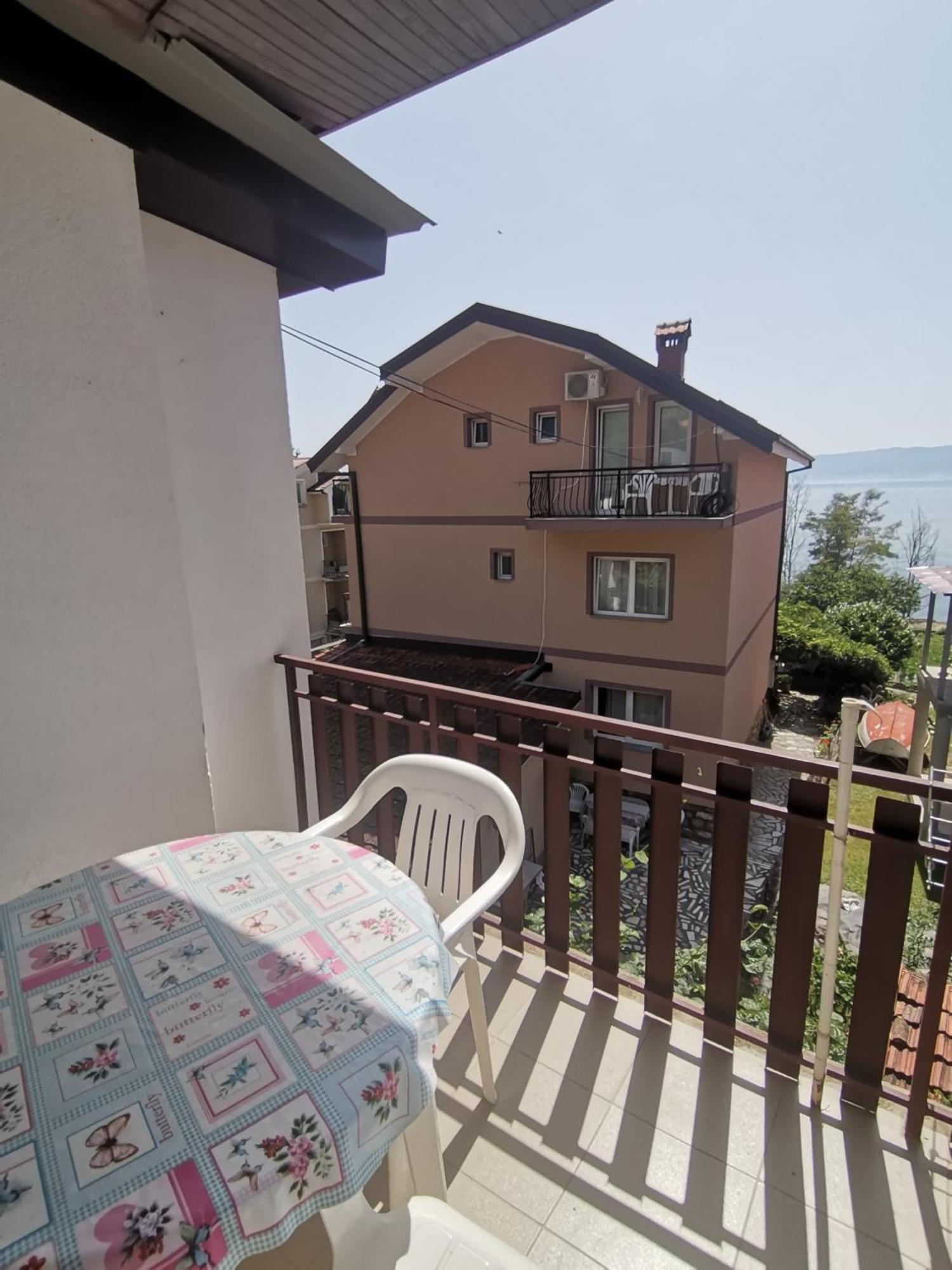 Guesthouse Zimovski Пештани Экстерьер фото