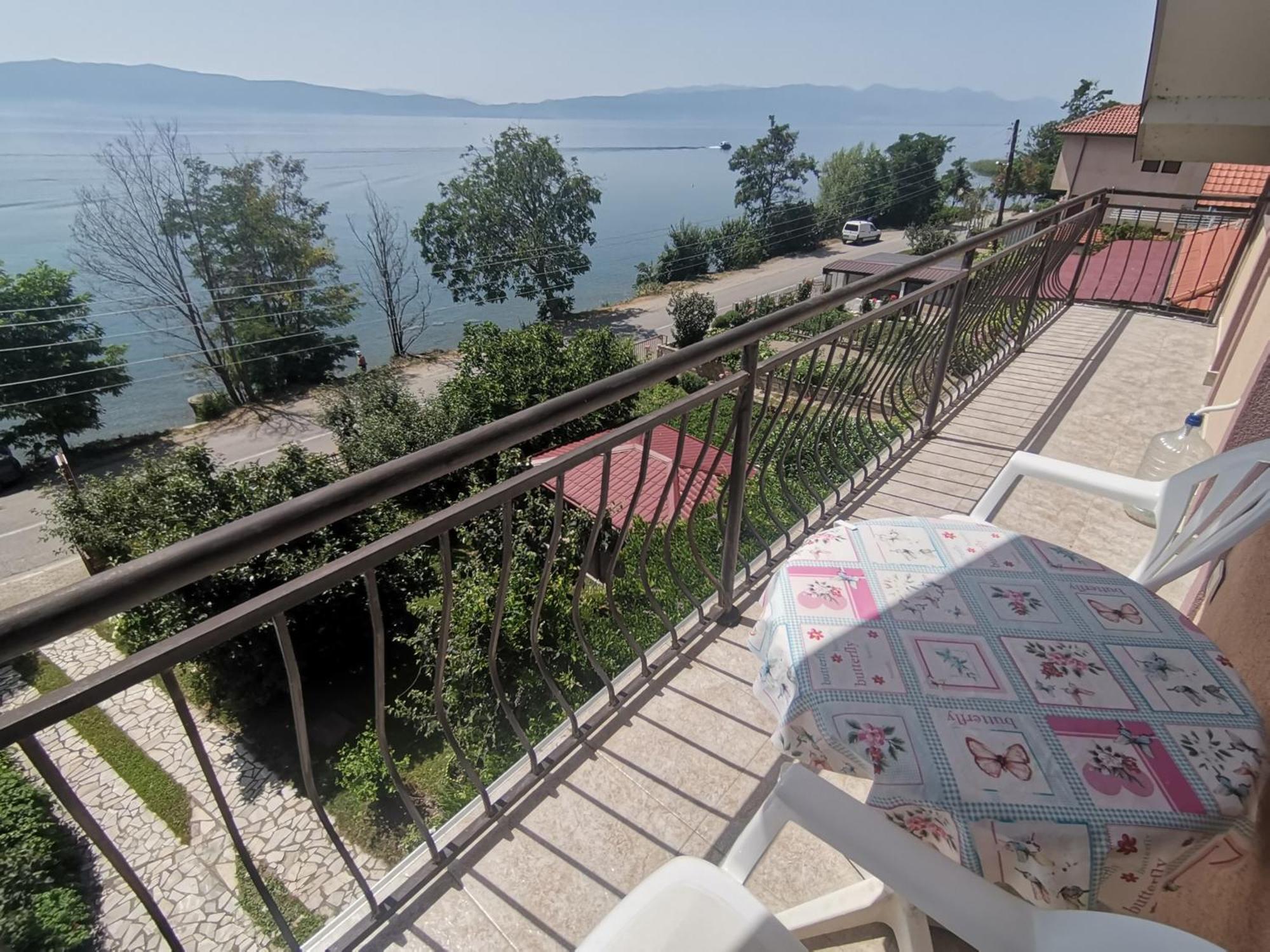 Guesthouse Zimovski Пештани Экстерьер фото